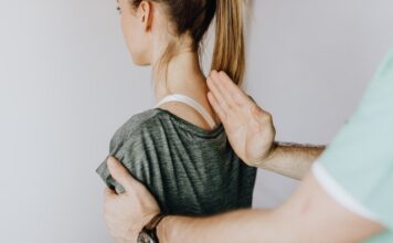 Chiropraktyka – kiedy udać się do specjalisty? chiropraktyka