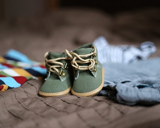 Czym posmarować buty żeby nie przemakały?