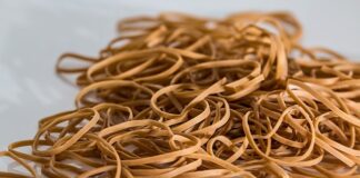 Co oznacza gumka do włosów od dziewczyny?