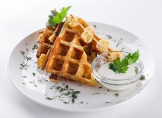 Kiedy najlepiej położyć opłatek na tort?