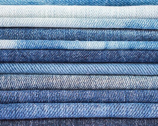Czym się różni denim od jeansu?