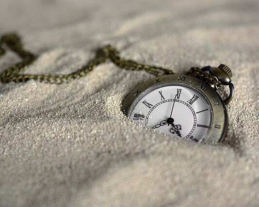 Jak ustawić zegarek automatyczny?