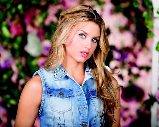 Czym się różni kamizelka od bezrękawnika? Czym się różni kamizelka od bezrękawnika?